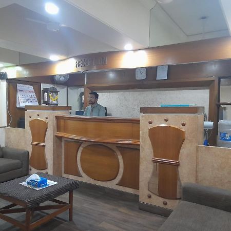 Hotel Mayur By Wb Inn Ulhāsnagar Dış mekan fotoğraf