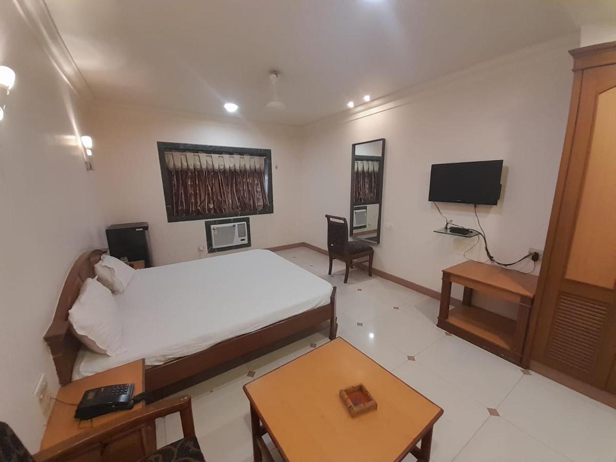 Hotel Mayur By Wb Inn Ulhāsnagar Dış mekan fotoğraf