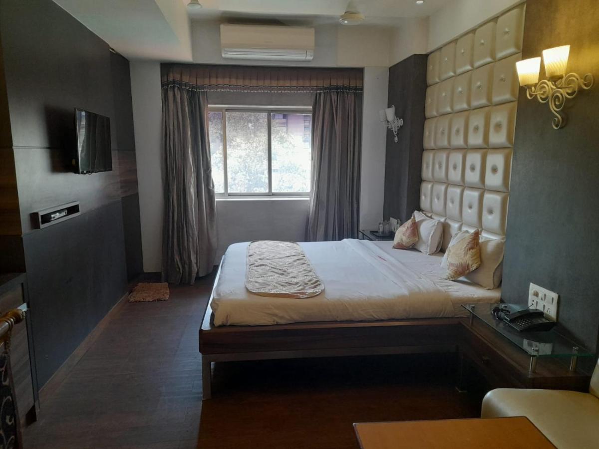 Hotel Mayur By Wb Inn Ulhāsnagar Dış mekan fotoğraf
